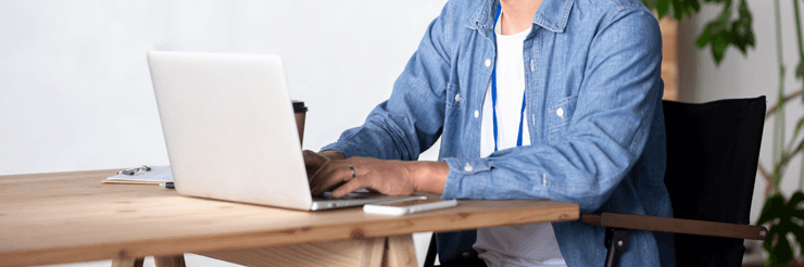 シニアエンジニアの現状｜年収・業務内容は？